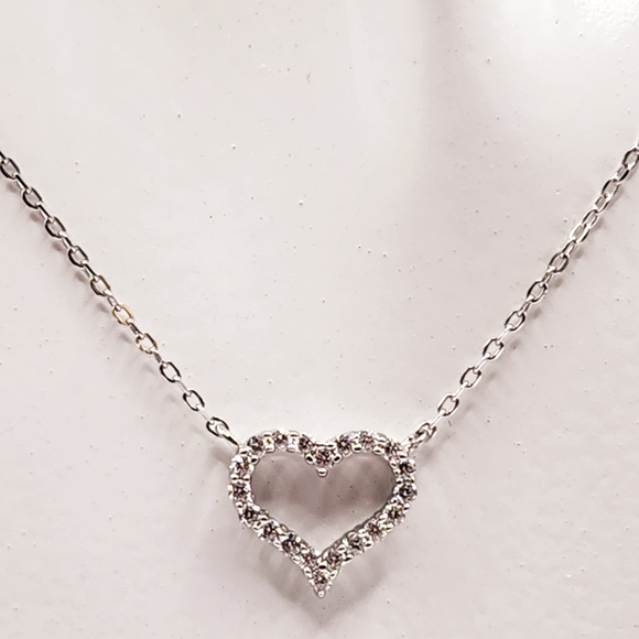 Open heart moissanite pendant necklace - Picture 7 of 7